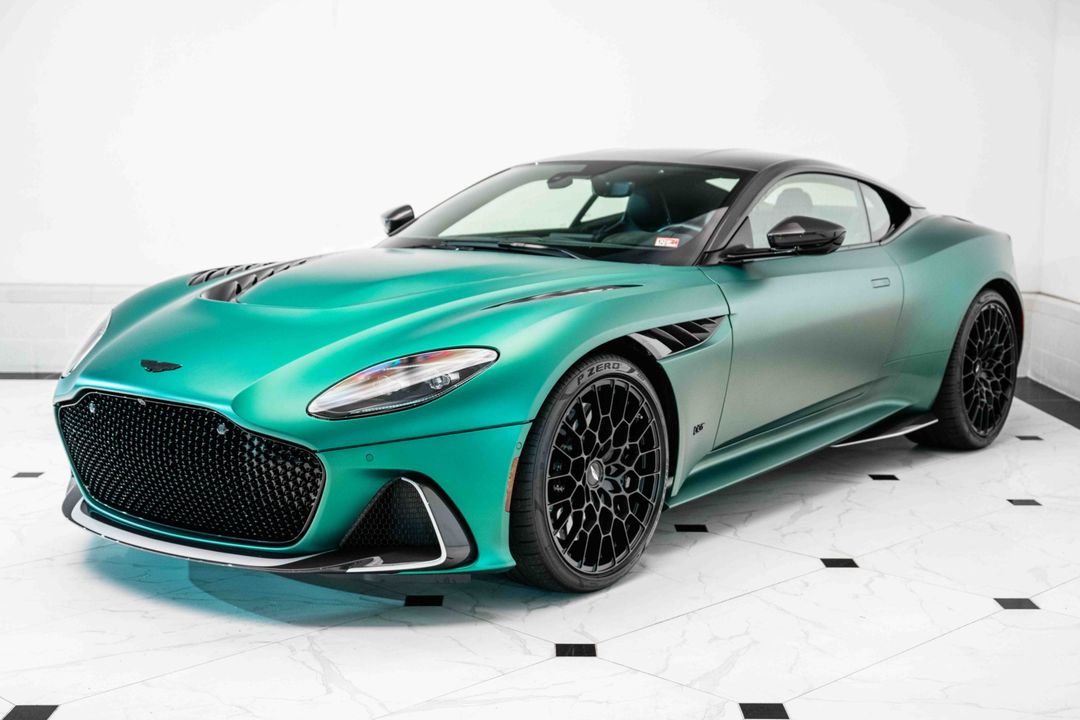2023 Aston Martin DBS