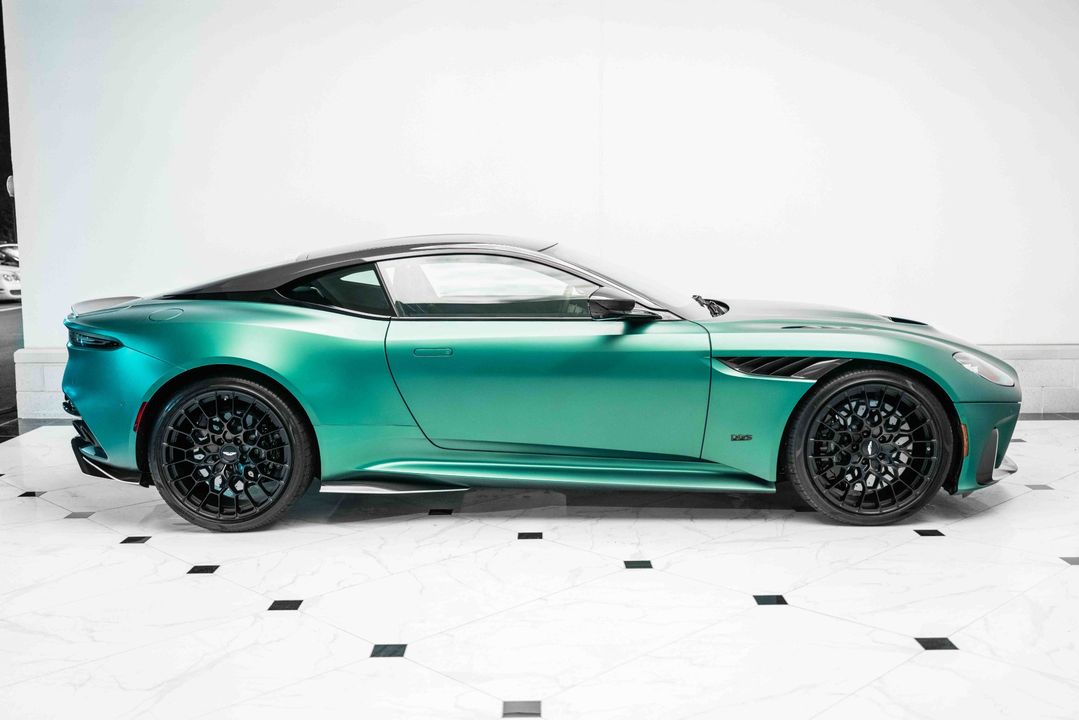 2023 Aston Martin DBS