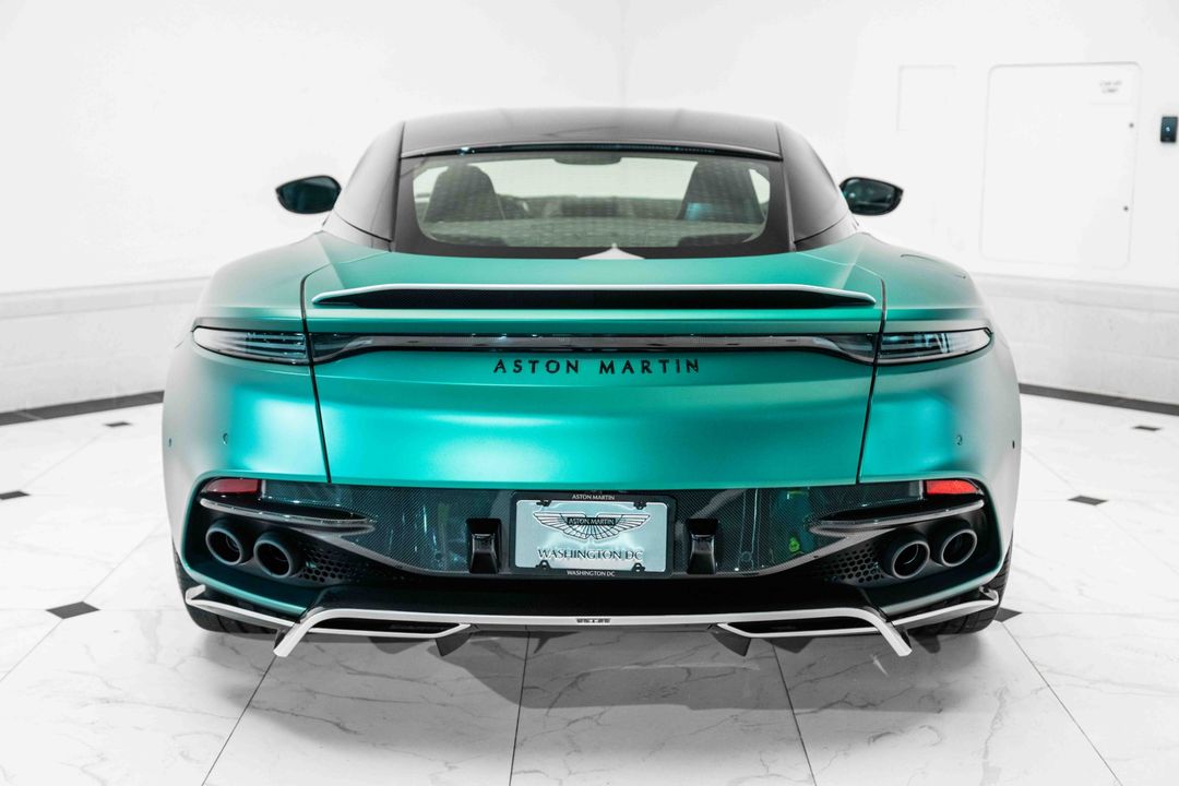 2023 Aston Martin DBS