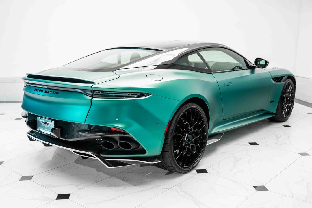 2023 Aston Martin DBS