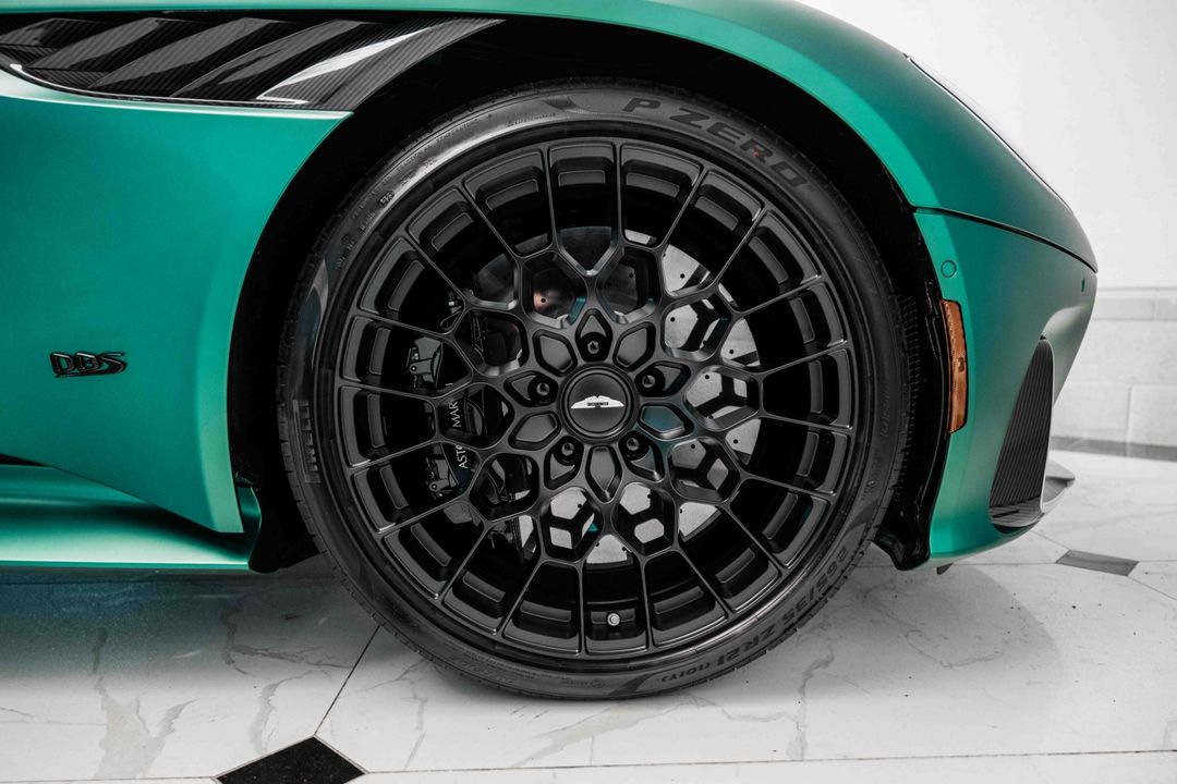 2023 Aston Martin DBS