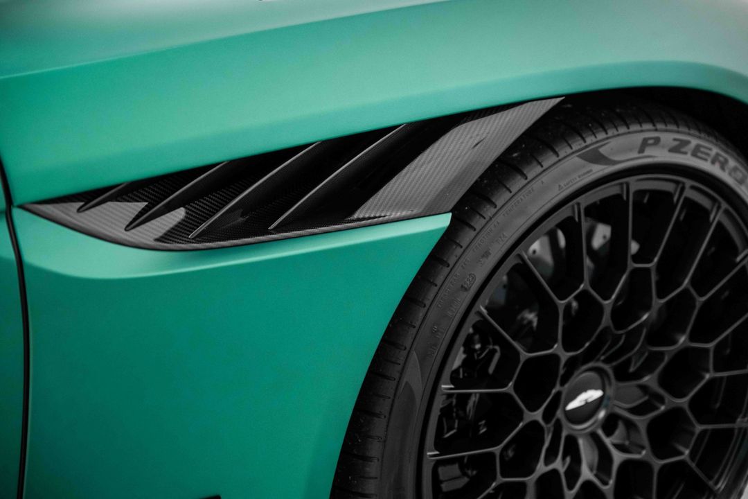 2023 Aston Martin DBS