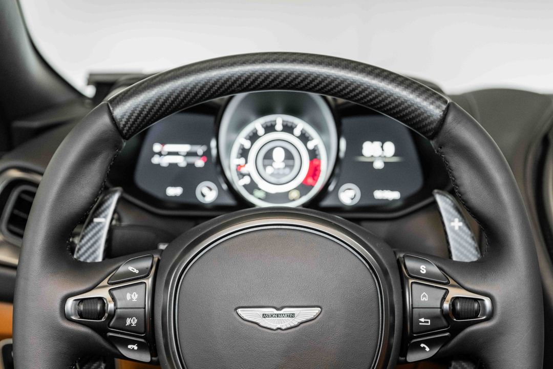 2023 Aston Martin DBS