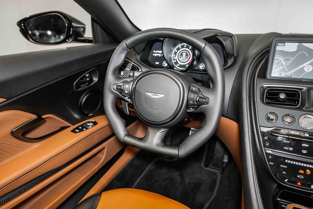 2023 Aston Martin DBS