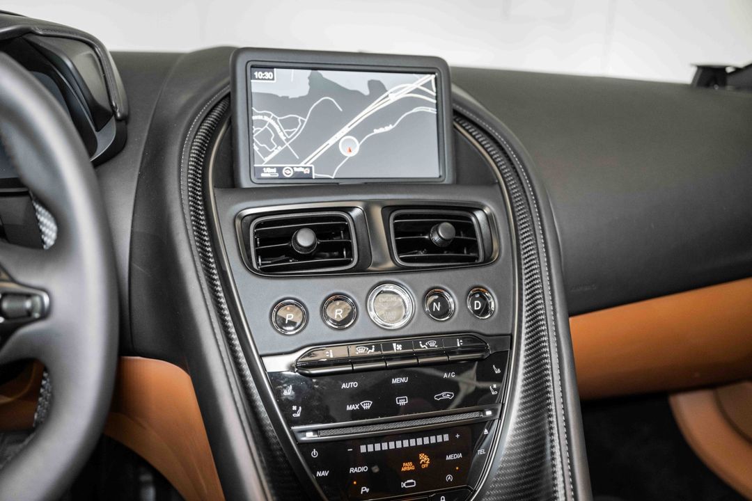 2023 Aston Martin DBS