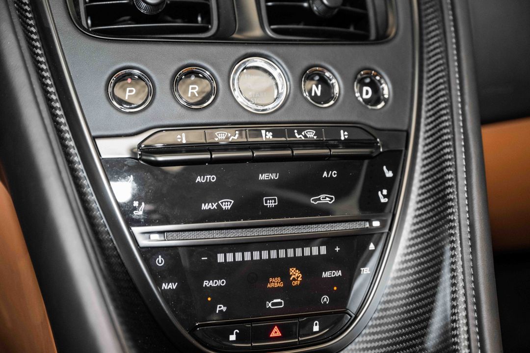 2023 Aston Martin DBS