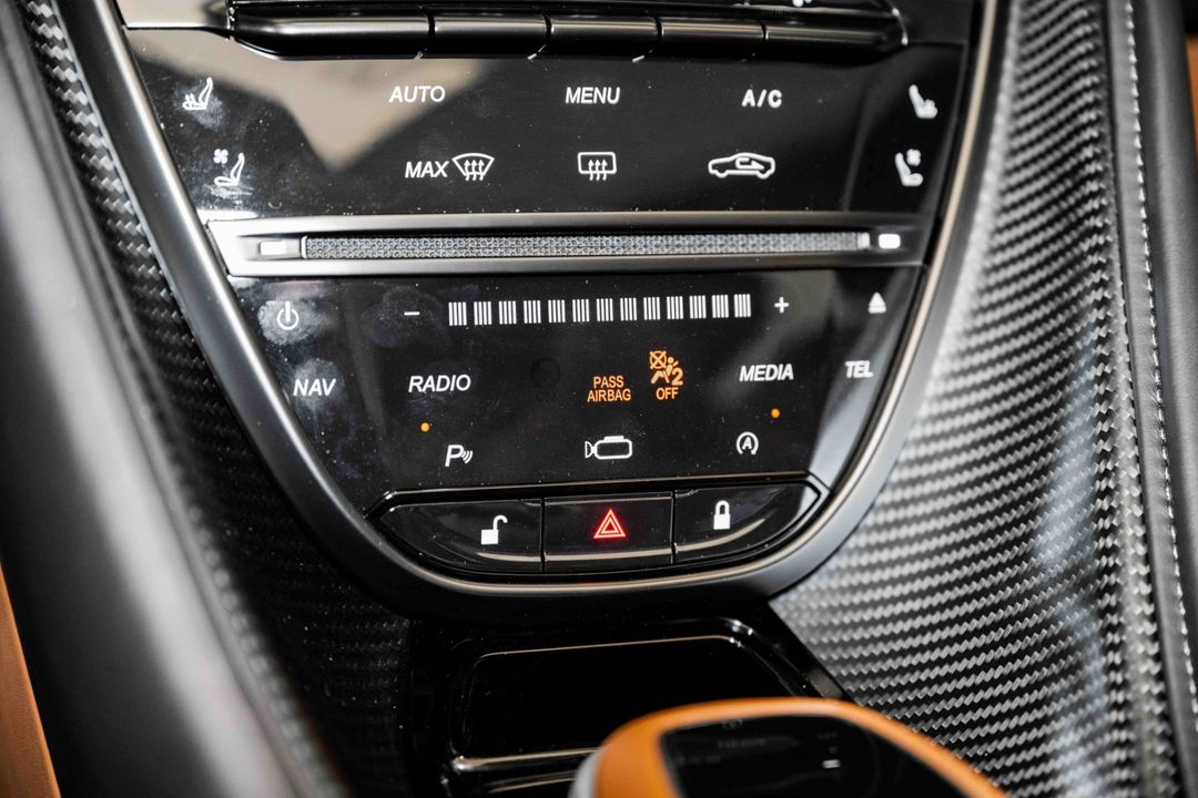 2023 Aston Martin DBS