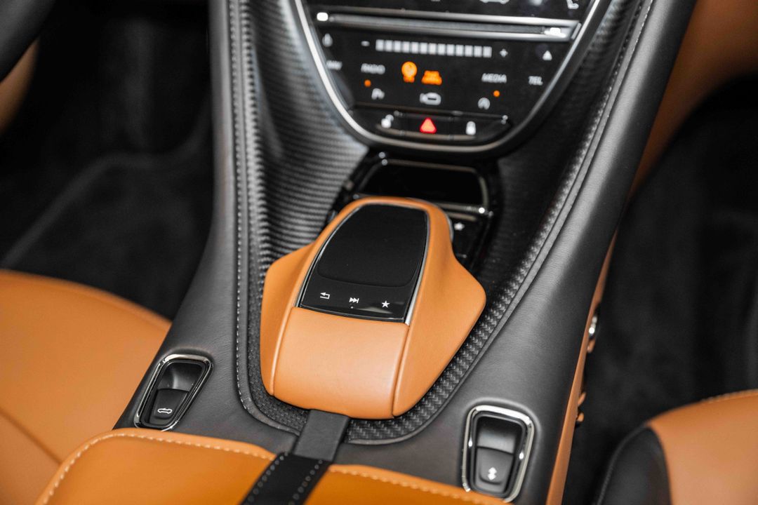 2023 Aston Martin DBS