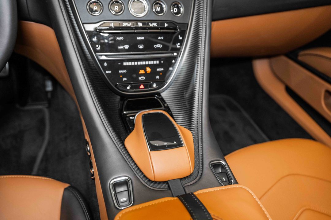 2023 Aston Martin DBS