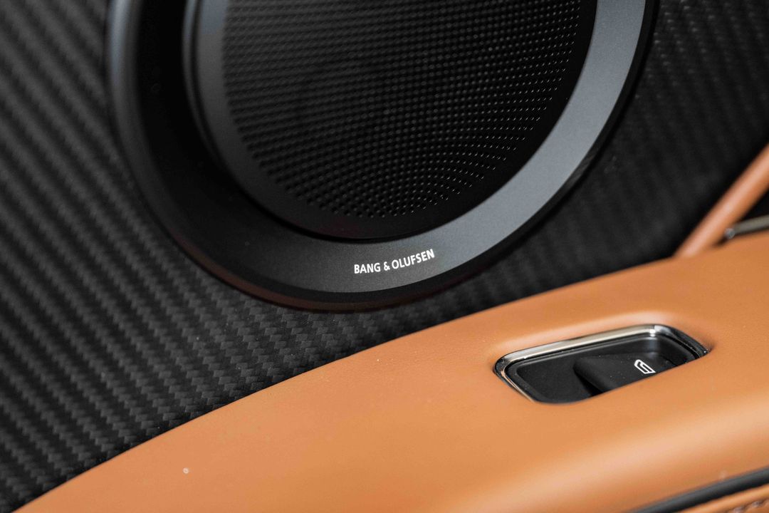 2023 Aston Martin DBS