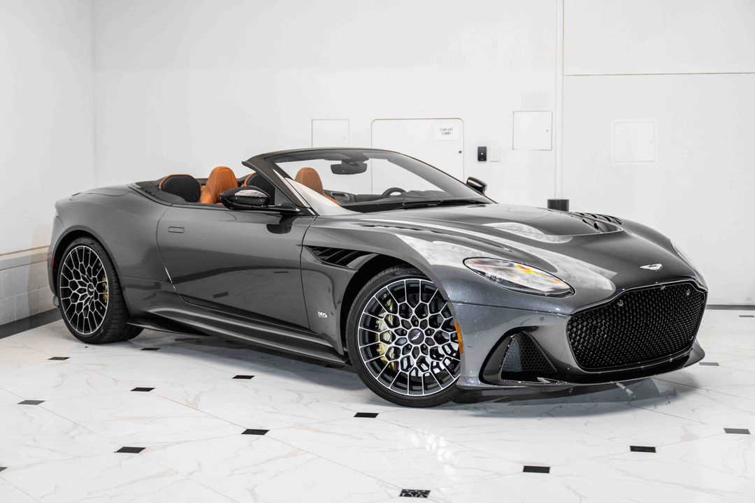 2023 Aston Martin DBS