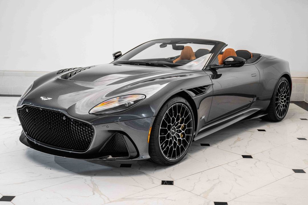 2023 Aston Martin DBS