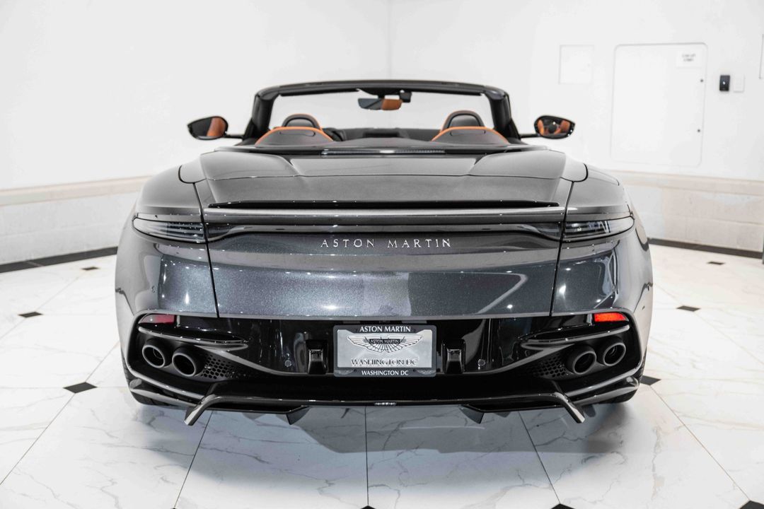 2023 Aston Martin DBS