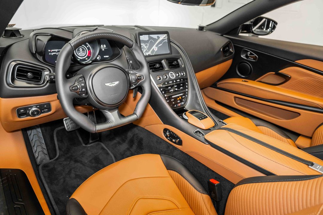 2023 Aston Martin DBS