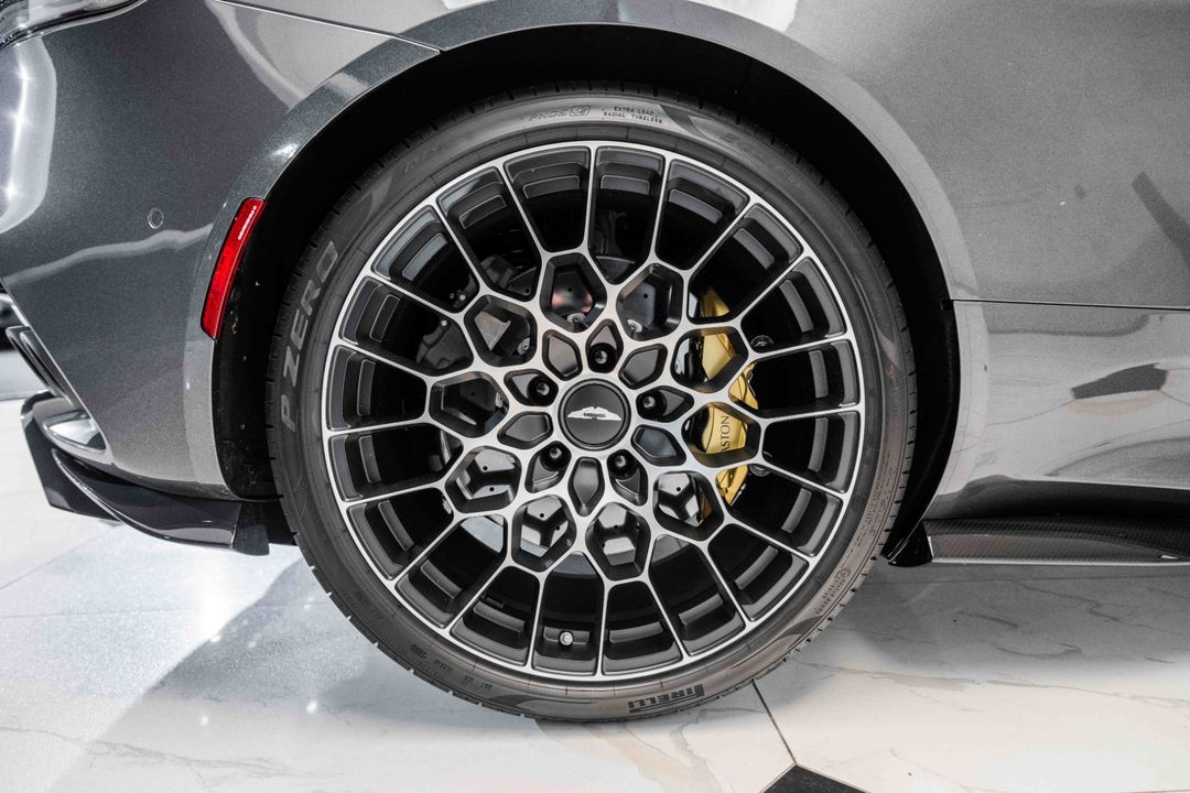 2023 Aston Martin DBS