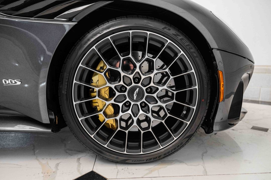 2023 Aston Martin DBS