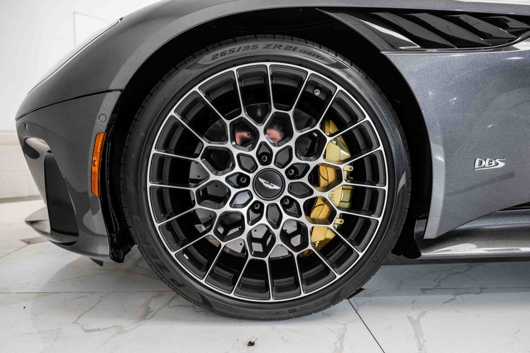 2023 Aston Martin DBS