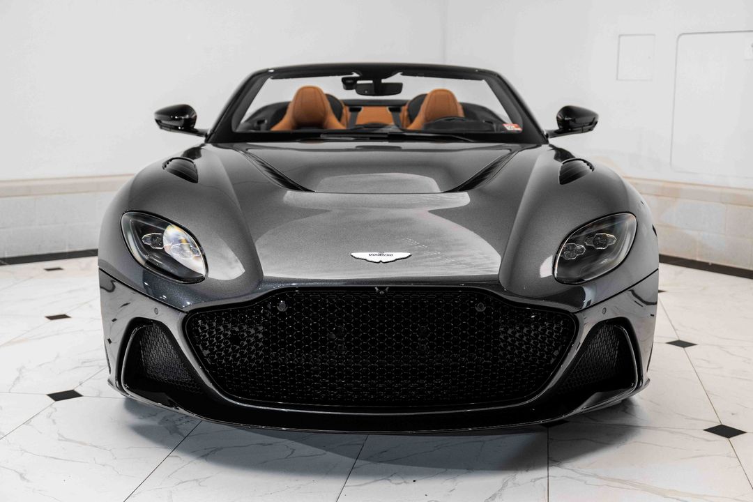 2023 Aston Martin DBS