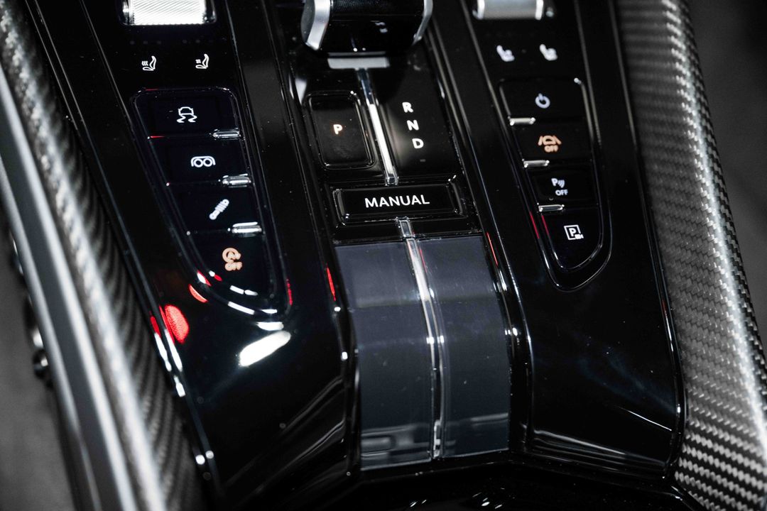 2024 Aston Martin DB12