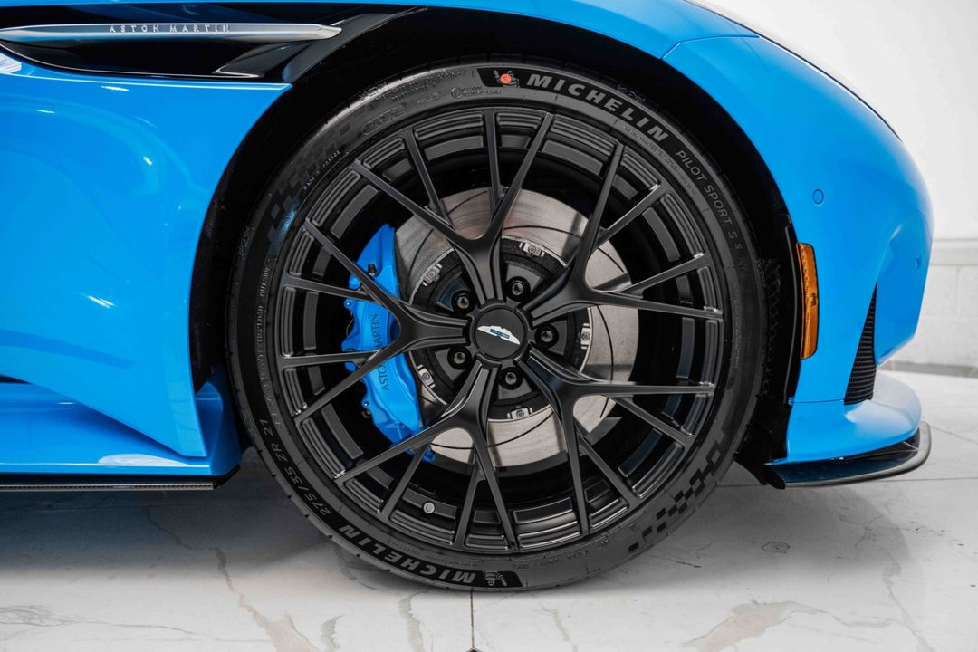 2024 Aston Martin DB12