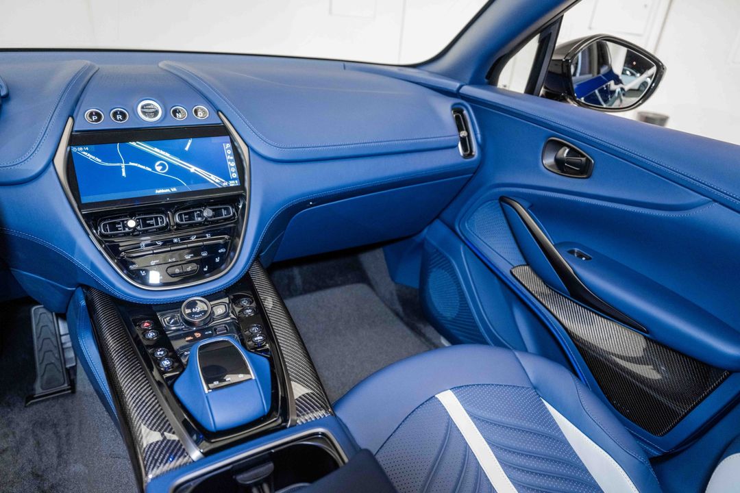2024 Aston Martin DBX
