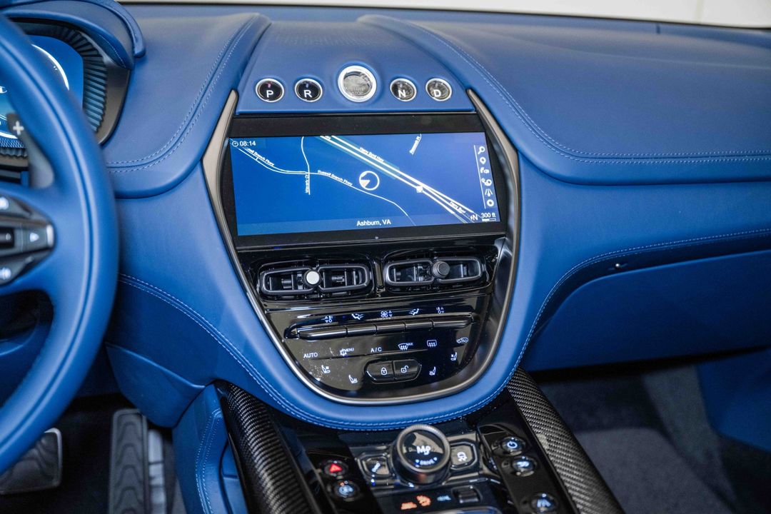 2024 Aston Martin DBX