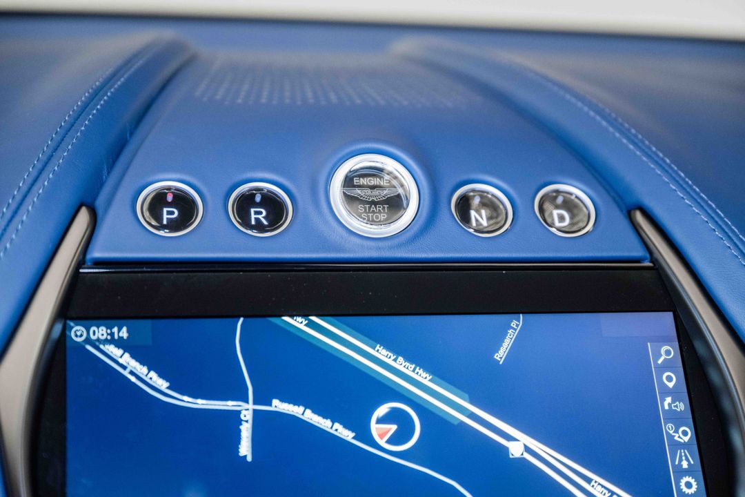 2024 Aston Martin DBX