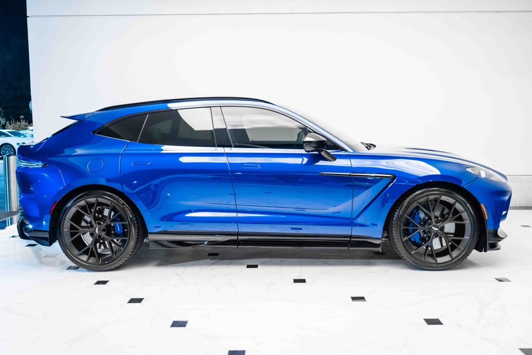 2024 Aston Martin DBX