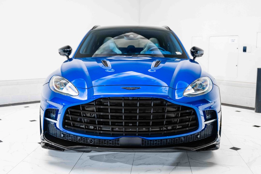 2024 Aston Martin DBX
