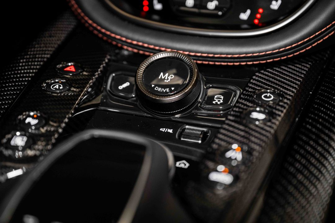 2023 Aston Martin DBX