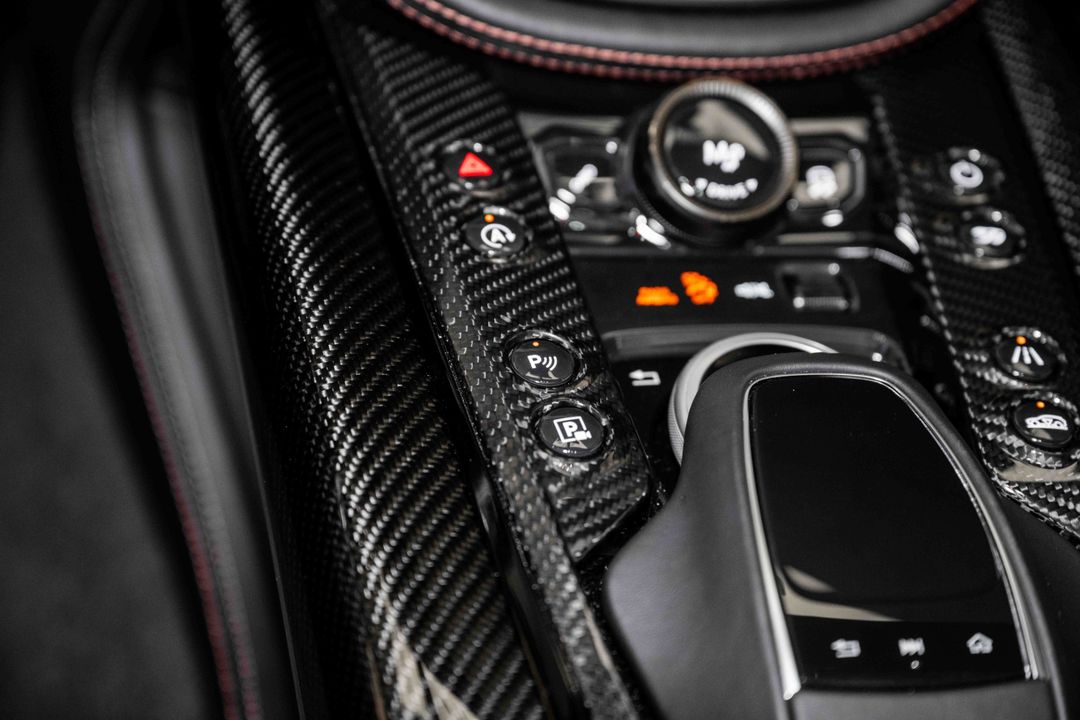 2023 Aston Martin DBX