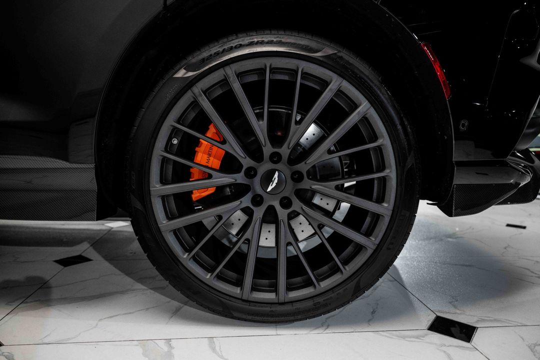 2023 Aston Martin DBX