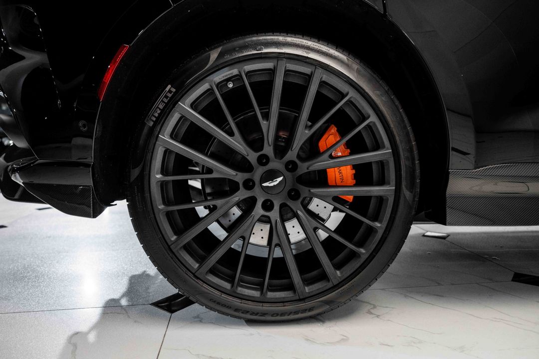 2023 Aston Martin DBX