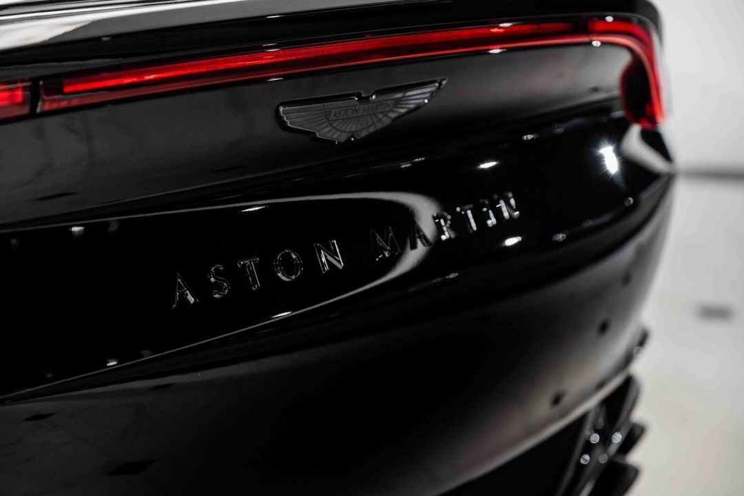 2023 Aston Martin DBX
