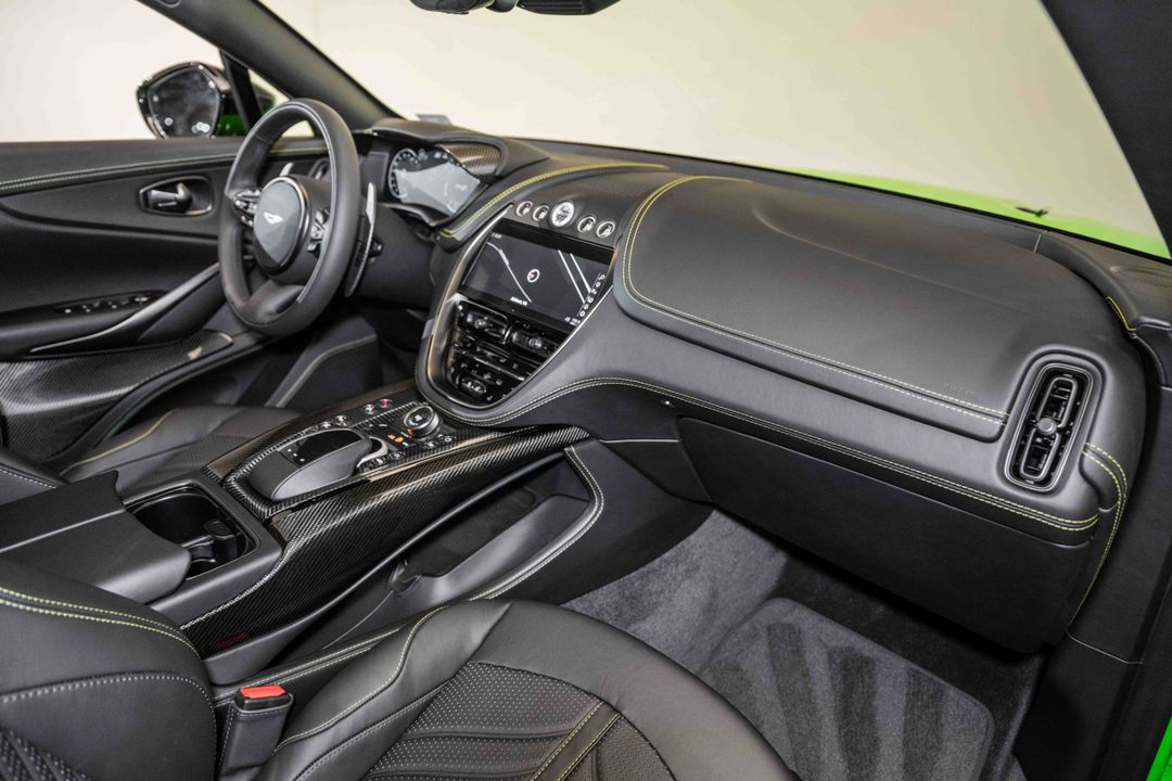 2024 Aston Martin DBX