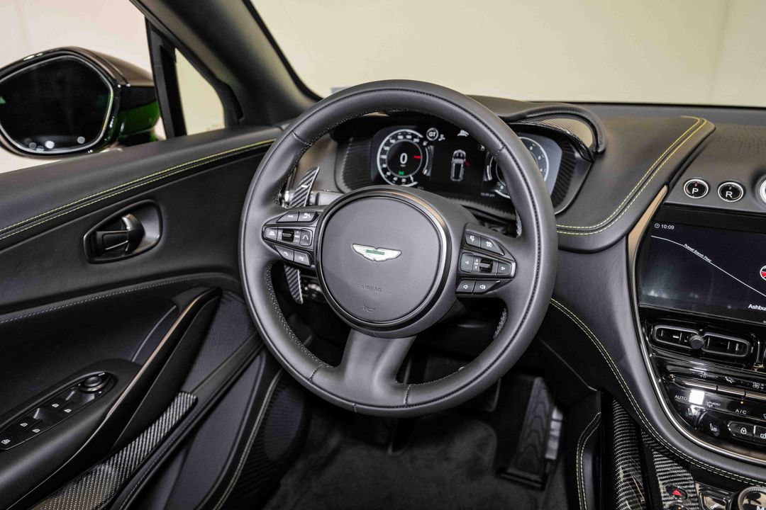 2024 Aston Martin DBX