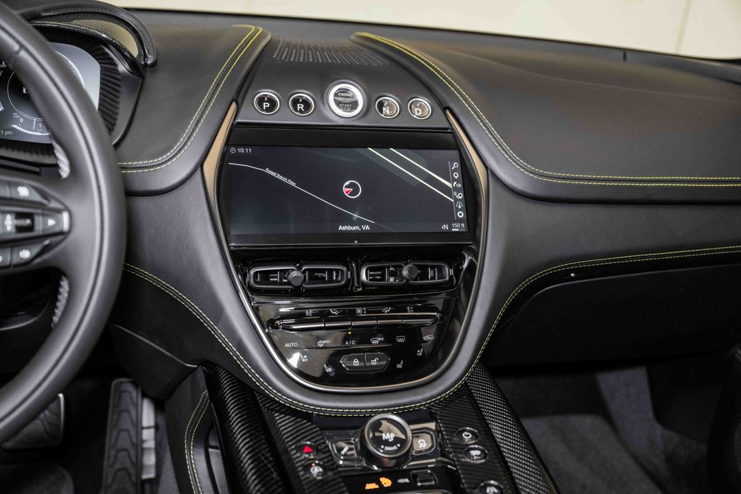 2024 Aston Martin DBX