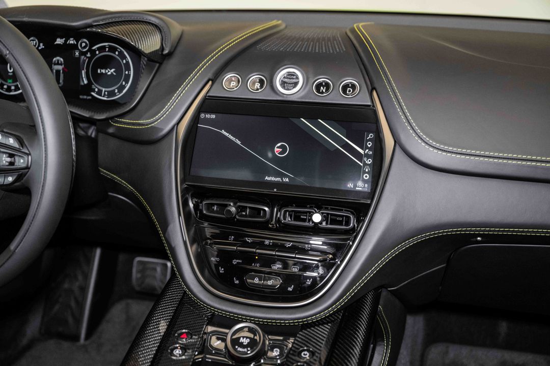 2024 Aston Martin DBX