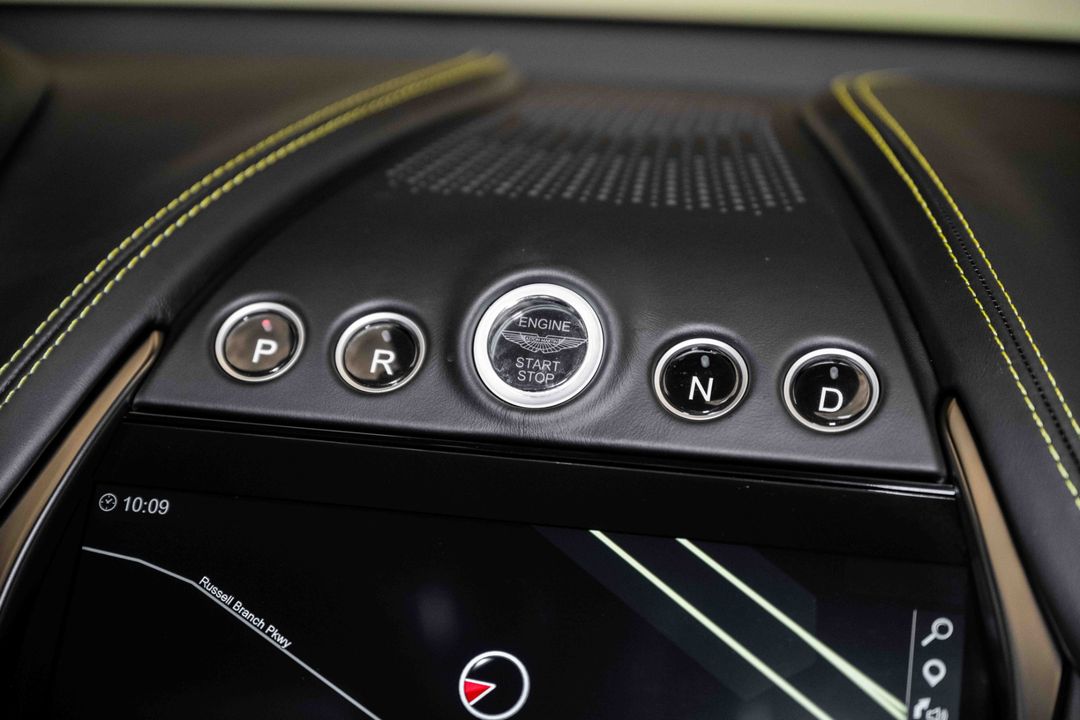 2024 Aston Martin DBX