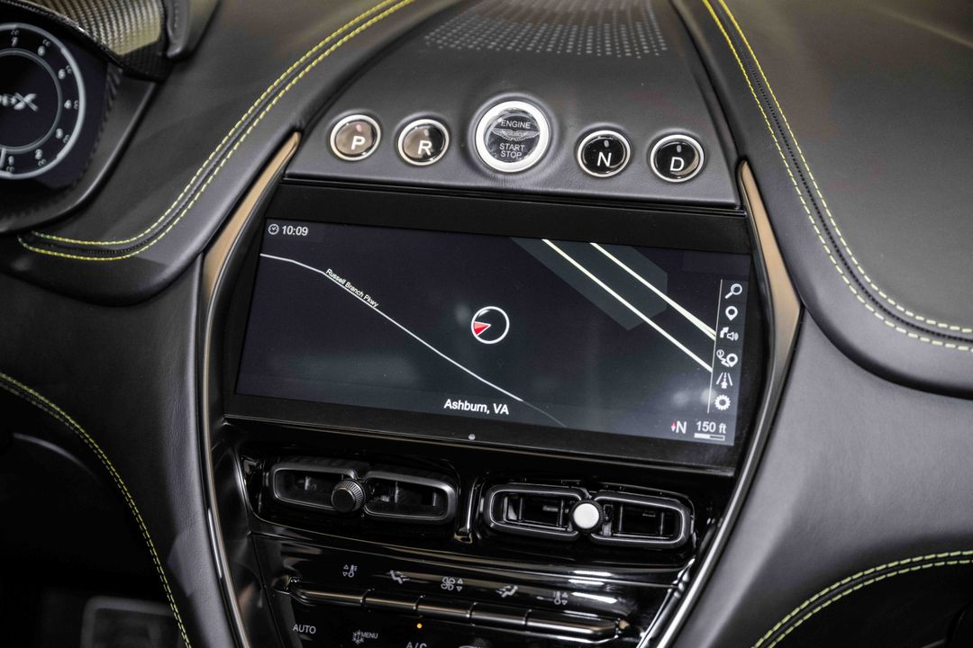 2024 Aston Martin DBX