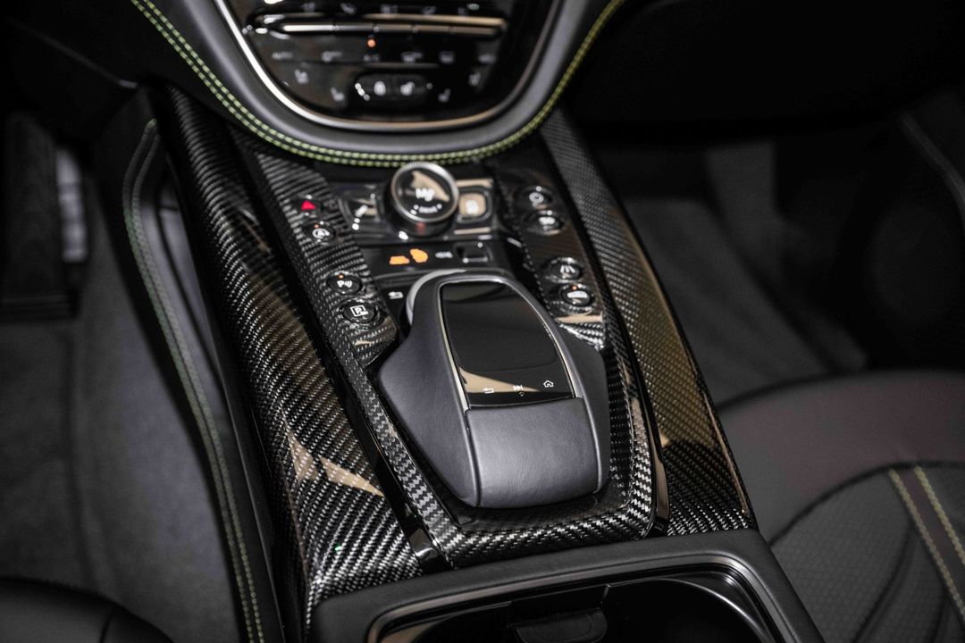 2024 Aston Martin DBX