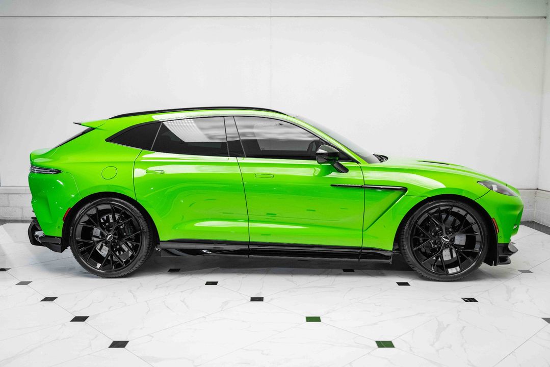 2024 Aston Martin DBX