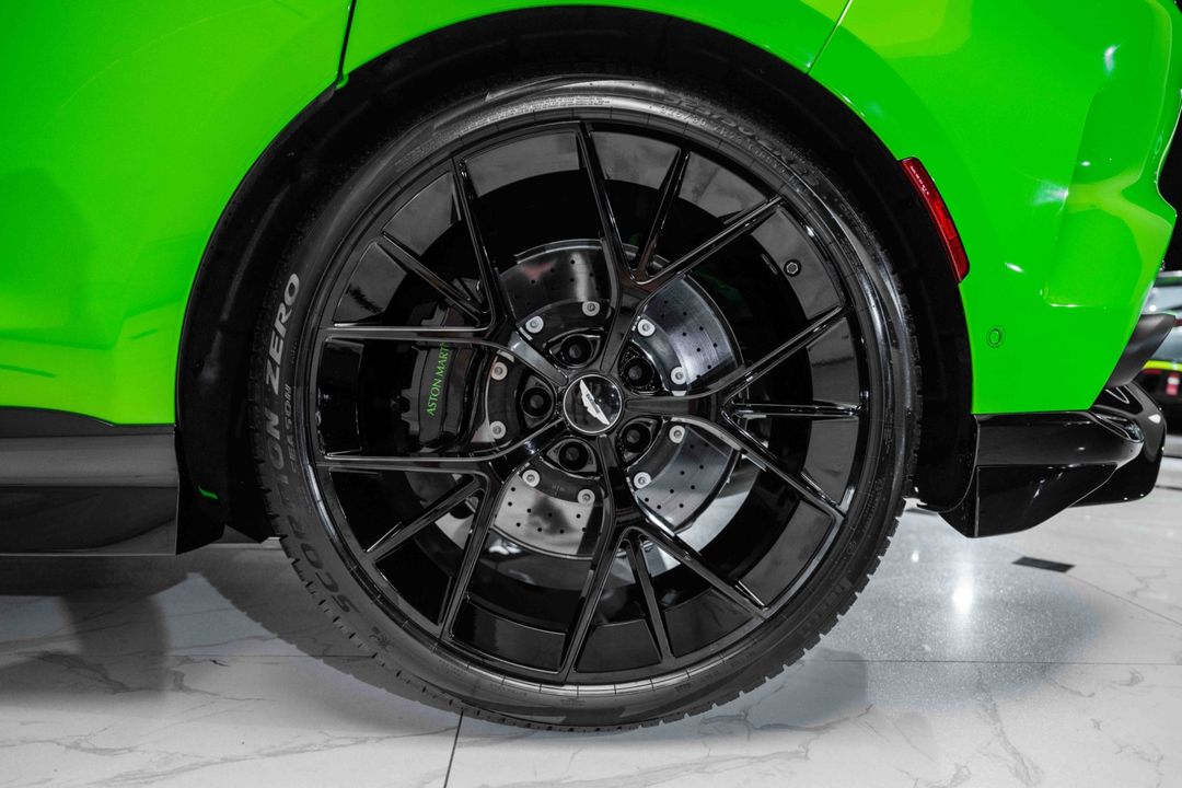 2024 Aston Martin DBX