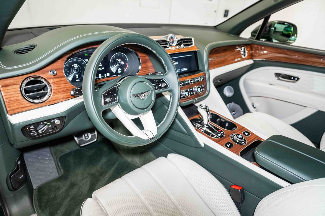 2023 Bentley Bentayga EWB