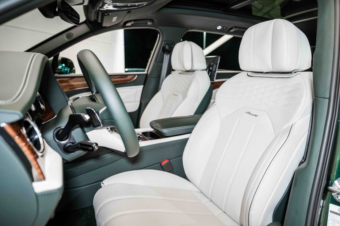 2023 Bentley Bentayga EWB