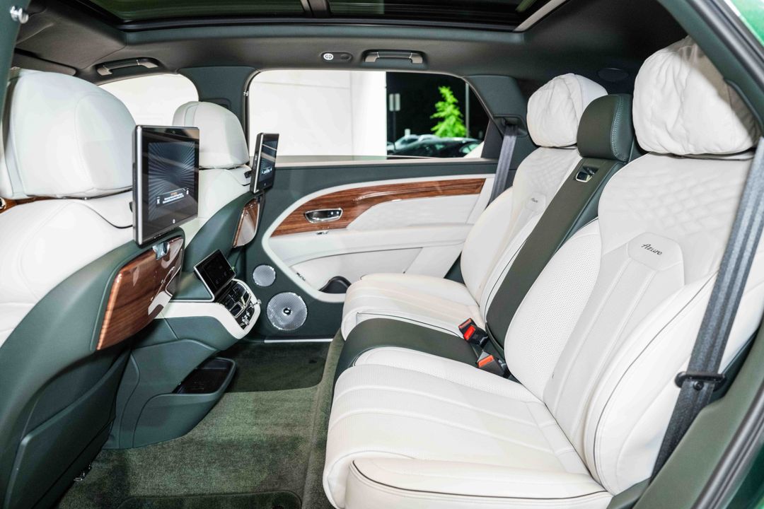 2023 Bentley Bentayga EWB