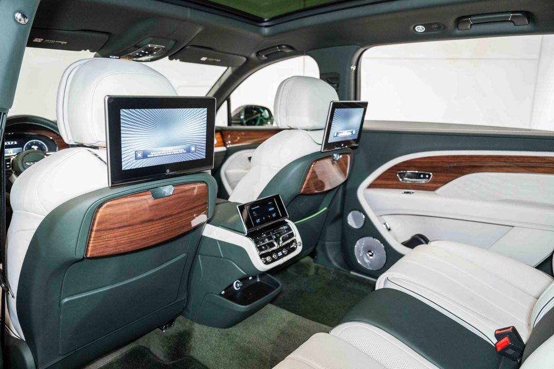 2023 Bentley Bentayga EWB