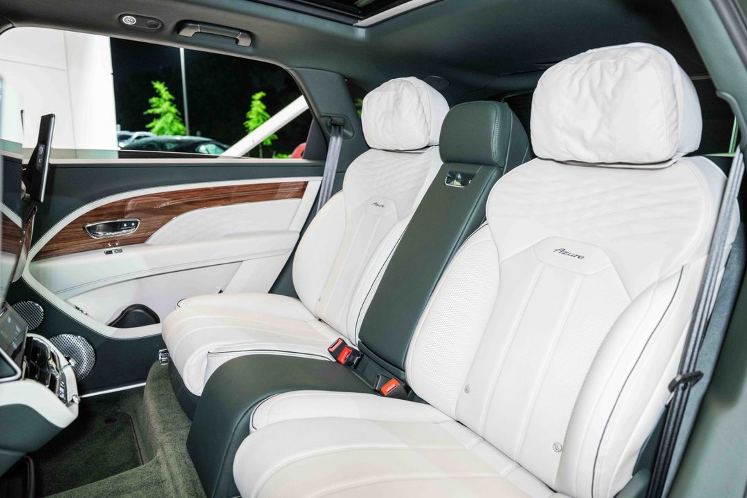 2023 Bentley Bentayga EWB