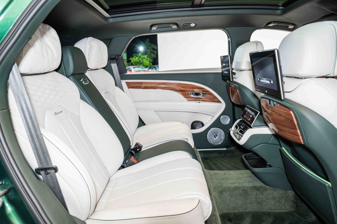 2023 Bentley Bentayga EWB
