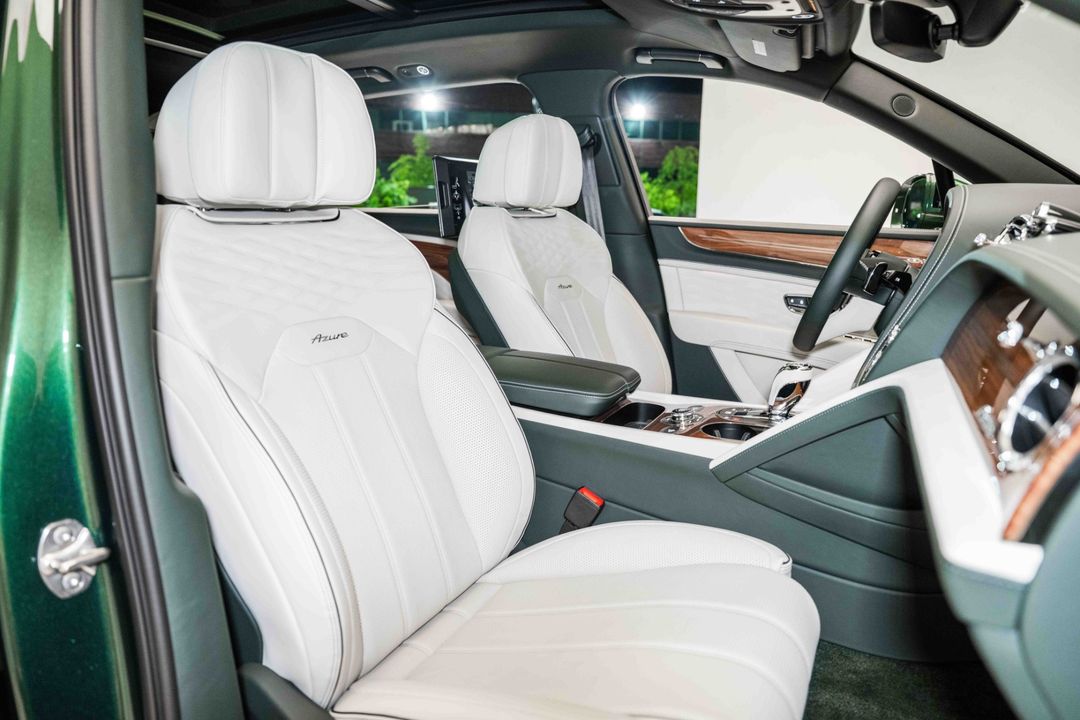 2023 Bentley Bentayga EWB